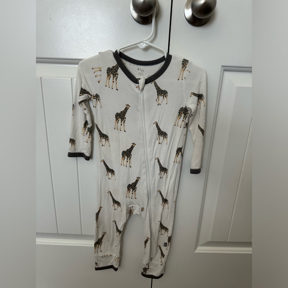 Kyte Baby Size 18-24 months Giraffe Zipper Romper